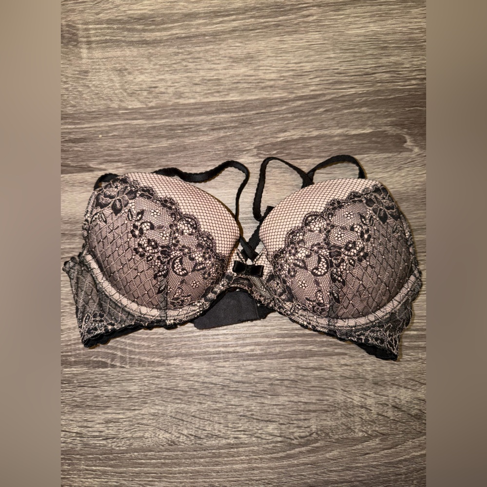 Victoria's Secret Bombshell Lace Bra | Black and White | 34B - Picture 2 of 3